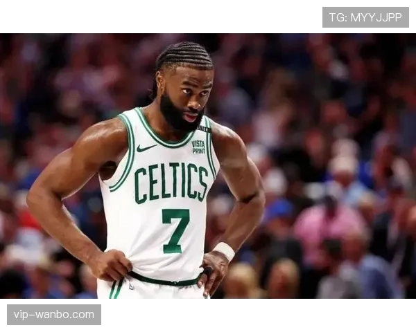 杰伦·布朗领衔凯尔特人力克76人，杯赛胜利提升球队士气